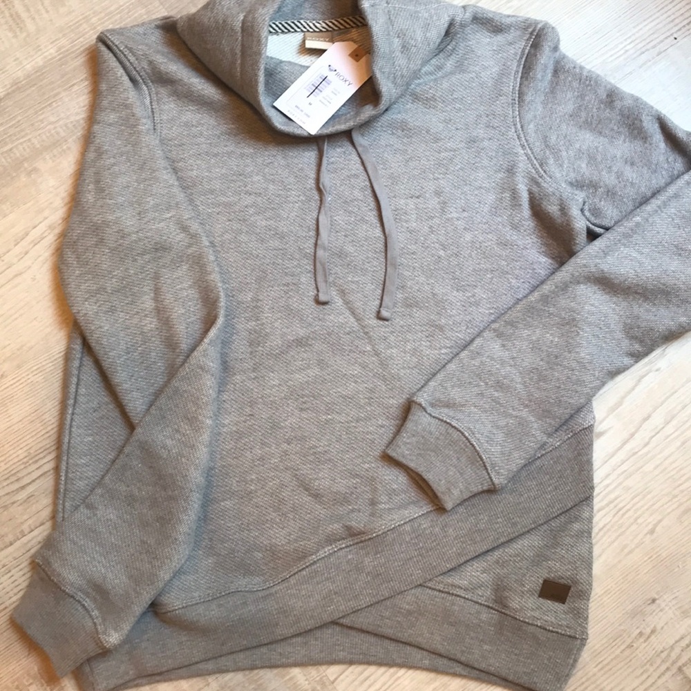 Roxy.  NWT pullover